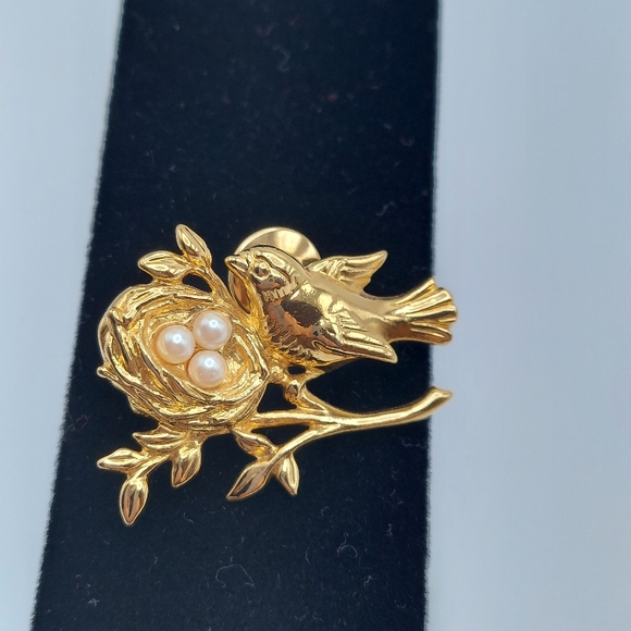 Vintage Brooch Bird & Nest & Eggs. VGC. - Picture 1 of 8